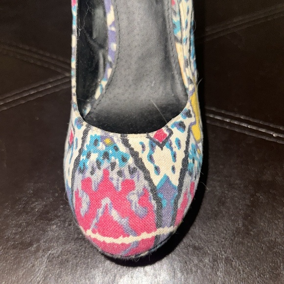 Steve Madden Pammyy High Platform Psychedelic Material, Size 7.5 M, Multicolor - Picture 12 of 13